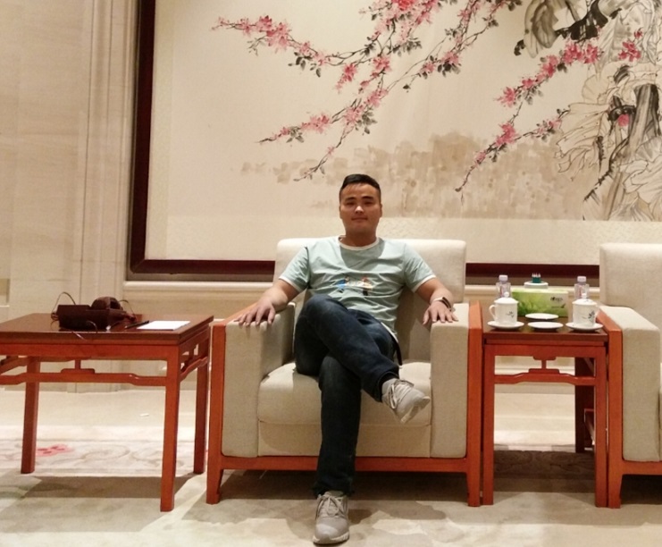 画家书法家卿凌个人艺术简介,卿凌画家简介,卿凌作品价格,卿凌个人简介,卿凌艺术作品,书法家卿凌简介,画家卿凌简介