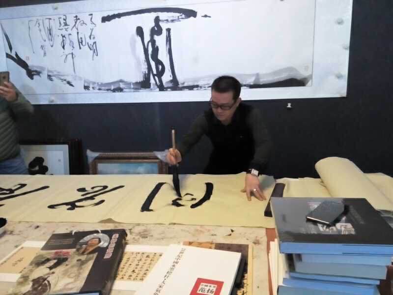 画家书法家章登峰个人艺术简介,章登峰画家简介,章登峰作品价格,章登峰个人简介,章登峰艺术作品,书法家章登峰简介,画家章登峰简介