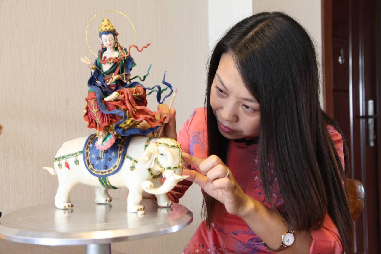 画家书法家封利娜个人艺术简介,封利娜画家简介,封利娜作品价格,封利娜个人简介,封利娜艺术作品,书法家封利娜简介,画家封利娜简介