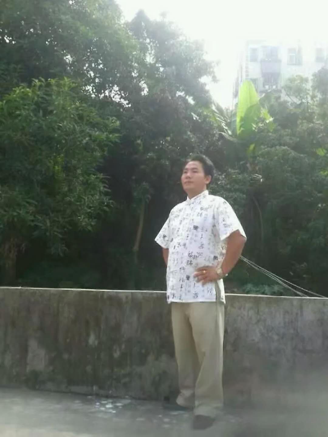 画家书法家俞志伟个人艺术简介,俞志伟画家简介,俞志伟作品价格,俞志伟个人简介,俞志伟艺术作品,书法家俞志伟简介,画家俞志伟简介