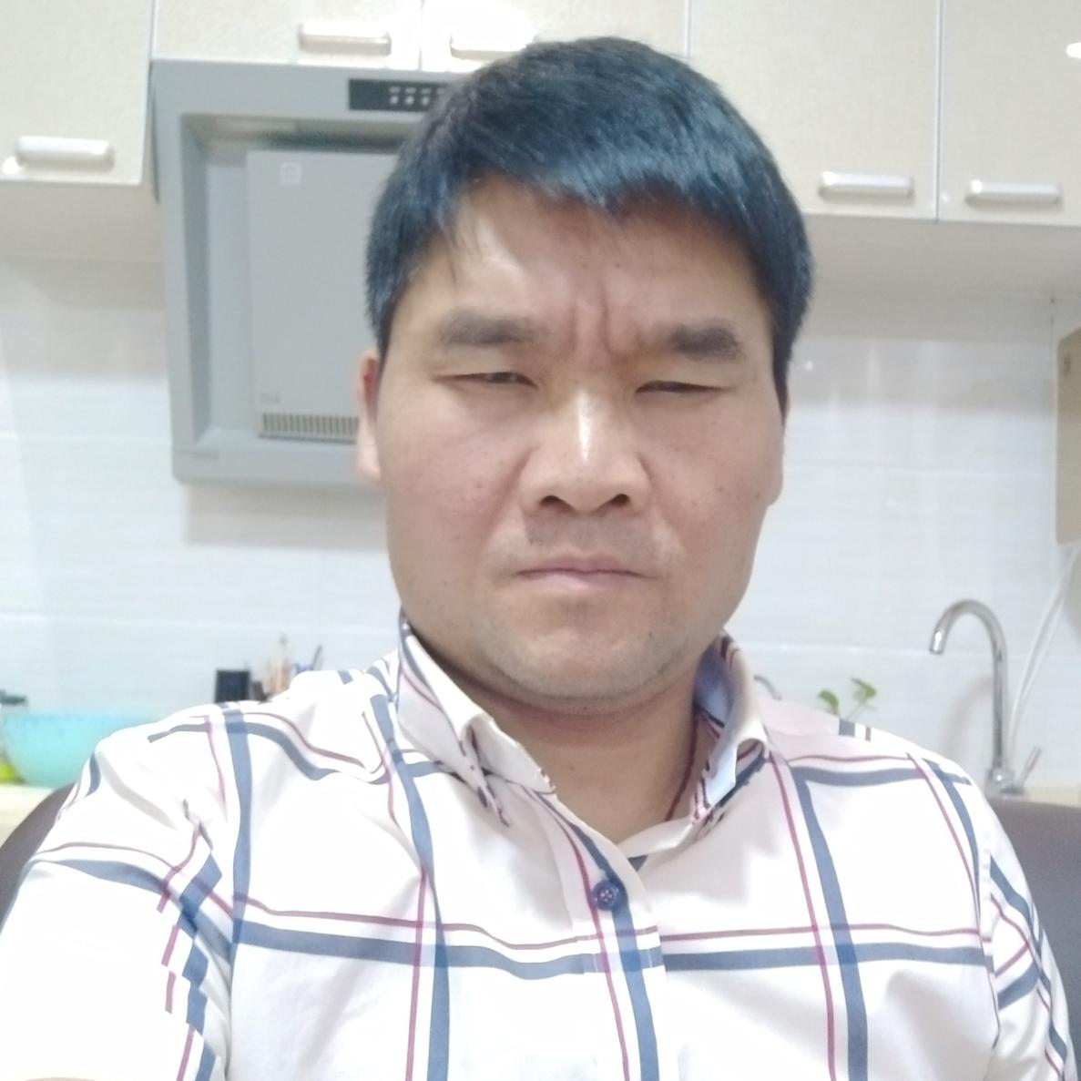 画家书法家范武高个人艺术简介,范武高画家简介,范武高作品价格,范武高个人简介,范武高艺术作品,书法家范武高简介,画家范武高简介
