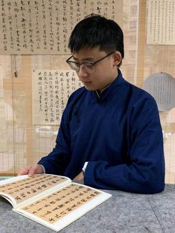 画家书法家罗敬昊个人艺术简介,罗敬昊画家简介,罗敬昊作品价格,罗敬昊个人简介,罗敬昊艺术作品,书法家罗敬昊简介,画家罗敬昊简介