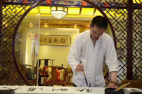画家书法家康小亮个人艺术简介,康小亮画家简介,康小亮作品价格,康小亮个人简介,康小亮艺术作品,书法家康小亮简介,画家康小亮简介