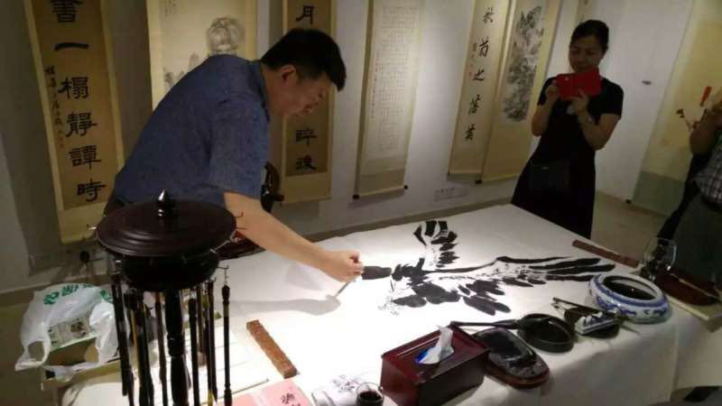 画家书法家韩丹松个人艺术简介,韩丹松画家简介,韩丹松作品价格,韩丹松个人简介,韩丹松艺术作品,书法家韩丹松简介,画家韩丹松简介