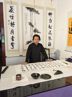 画家书法家义祥德个人艺术简介,义祥德画家简介,义祥德作品价格,义祥德个人简介,义祥德艺术作品,书法家义祥德简介,画家义祥德简介