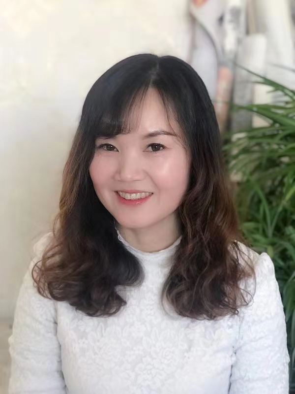 画家书法家周芳个人艺术简介,周芳画家简介,周芳作品价格,周芳个人简介,周芳艺术作品,书法家周芳简介,画家周芳简介