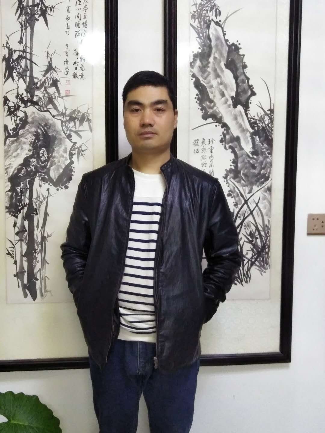 画家书法家杨思连个人艺术简介,杨思连画家简介,杨思连作品价格,杨思连个人简介,杨思连艺术作品,书法家杨思连简介,画家杨思连简介