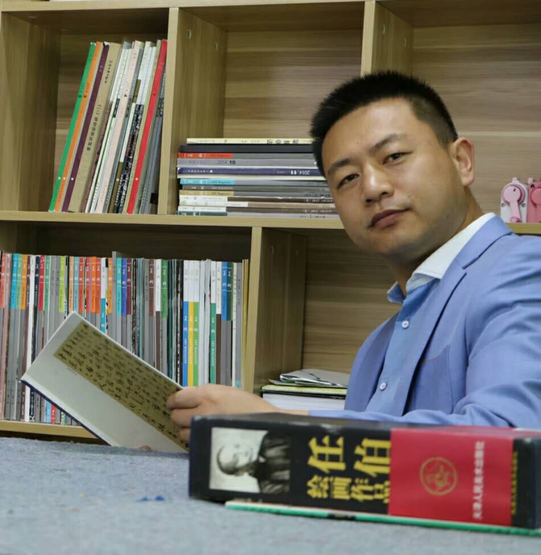 画家书法家章儒龙个人艺术简介,章儒龙画家简介,章儒龙作品价格,章儒龙个人简介,章儒龙艺术作品,书法家章儒龙简介,画家章儒龙简介