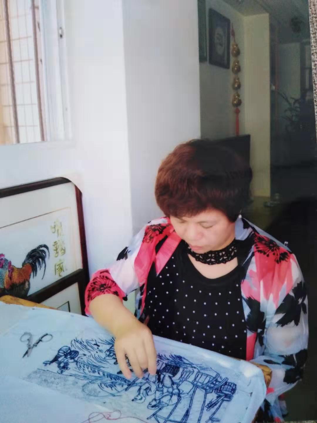 画家书法家许粉英个人艺术简介,许粉英画家简介,许粉英作品价格,许粉英个人简介,许粉英艺术作品,书法家许粉英简介,画家许粉英简介