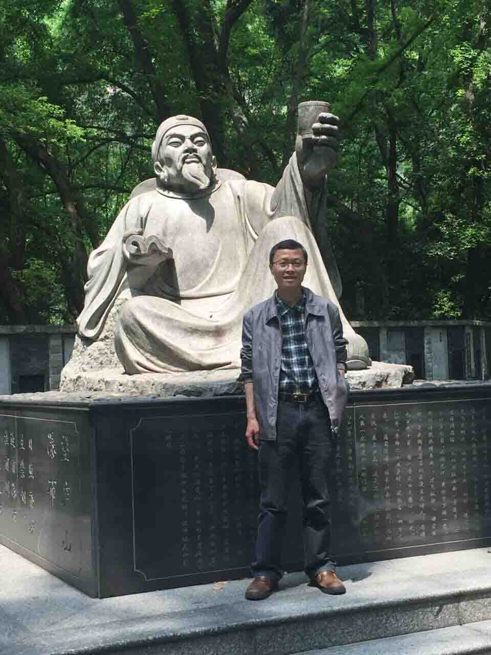 画家书法家吴志辉个人艺术简介,吴志辉画家简介,吴志辉作品价格,吴志辉个人简介,吴志辉艺术作品,书法家吴志辉简介,画家吴志辉简介