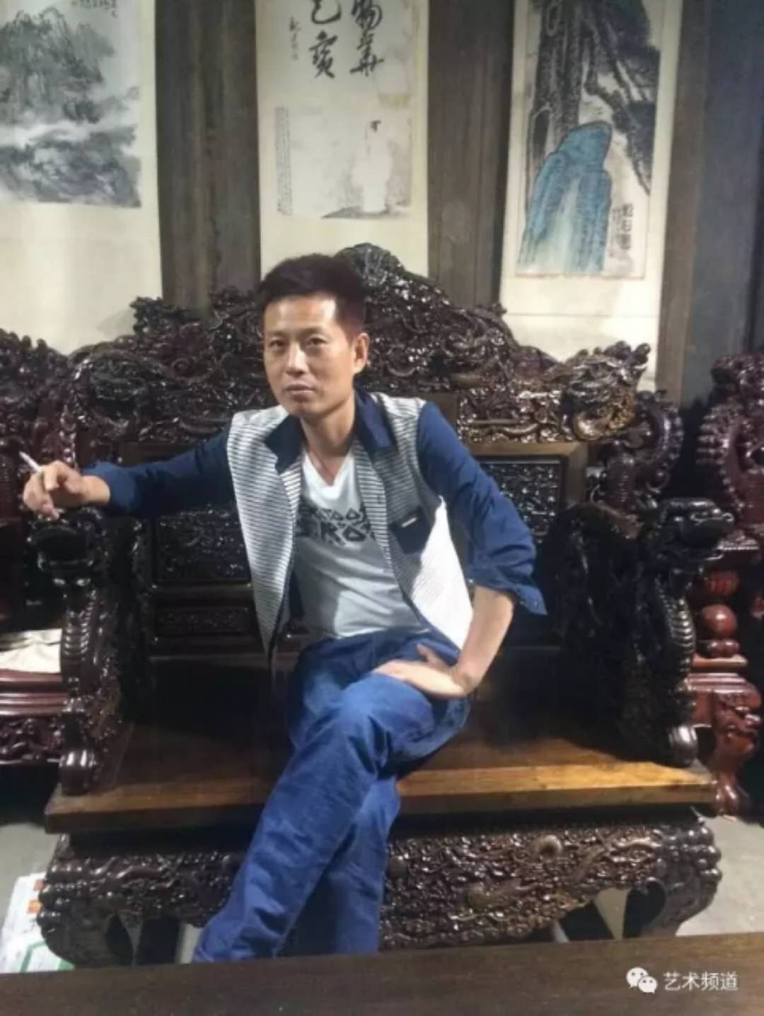 画家书法家何发个人艺术简介,何发画家简介,何发作品价格,何发个人简介,何发艺术作品,书法家何发简介,画家何发简介