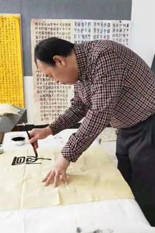 画家书法家李金良个人艺术简介,李金良画家简介,李金良作品价格,李金良个人简介,李金良艺术作品,书法家李金良简介,画家李金良简介